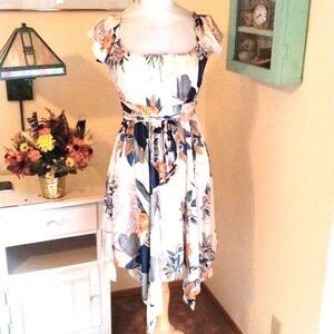 Genessa Jackson Peasant Style Tropical Dress. Floral. Soft Girl.